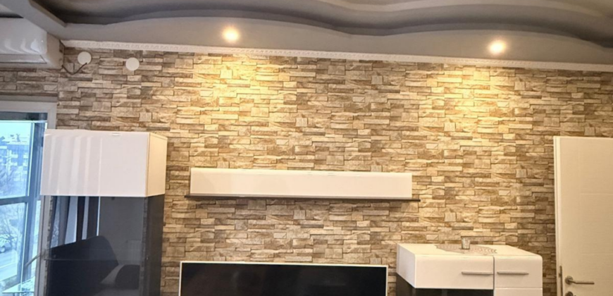 Stan površine 57m2, Bulevar