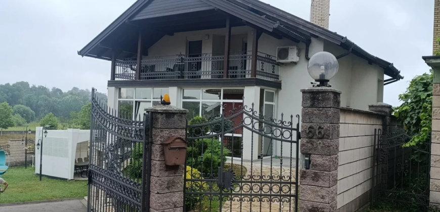 Luksuzna Vila, Kolobara