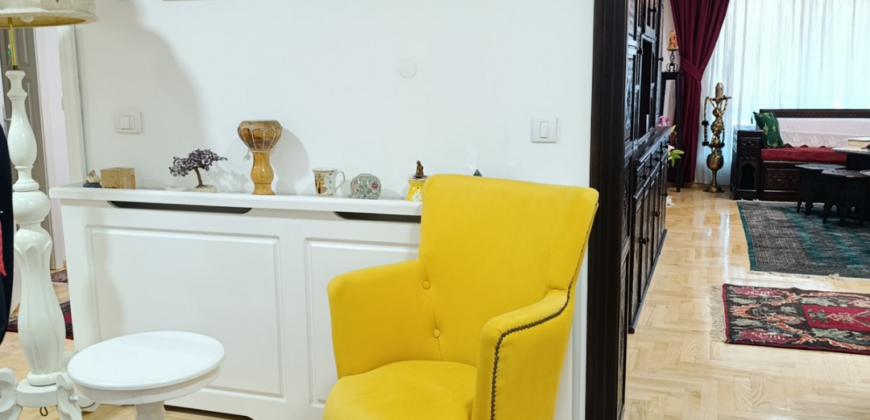 Stan površine 180 m2, Centar